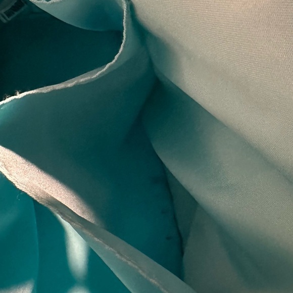 Vera Bradley Small Trimmed Vera Bag in Tropical Paradise _ Pink Teal Palm Trees - Picture 5 of 15